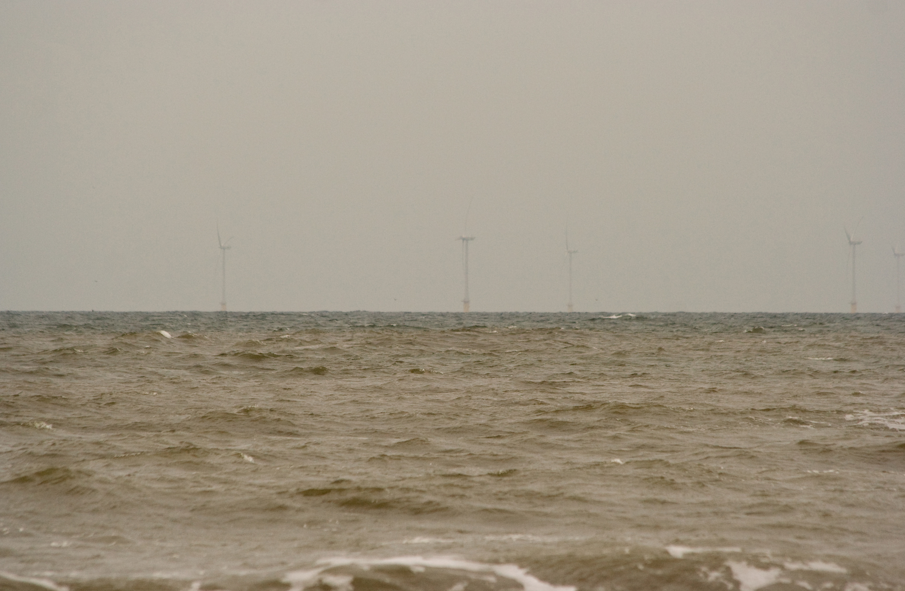 Windmolens voor de kust